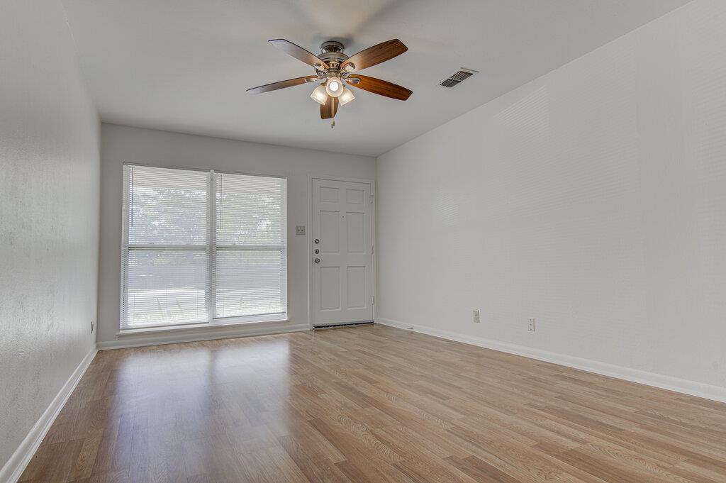 8406 Burrell Dr Property Photo 4