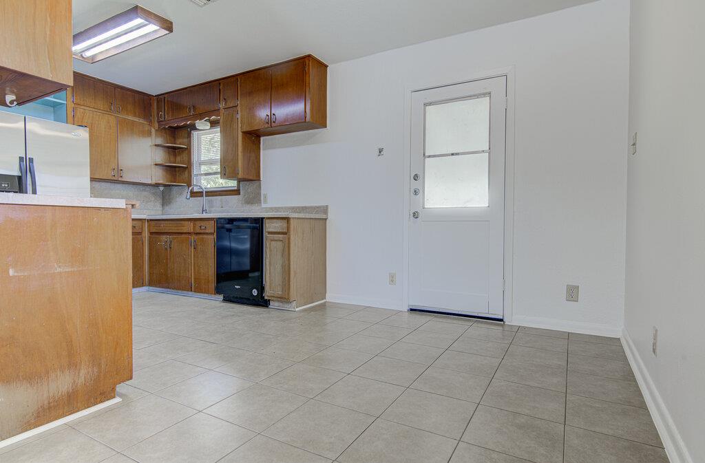 8406 Burrell Dr Property Photo 7