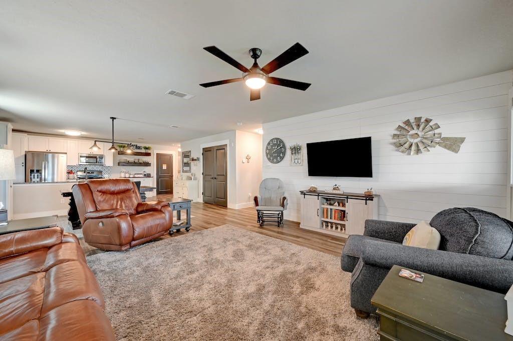 330 N Kowald Ln Property Photo 6