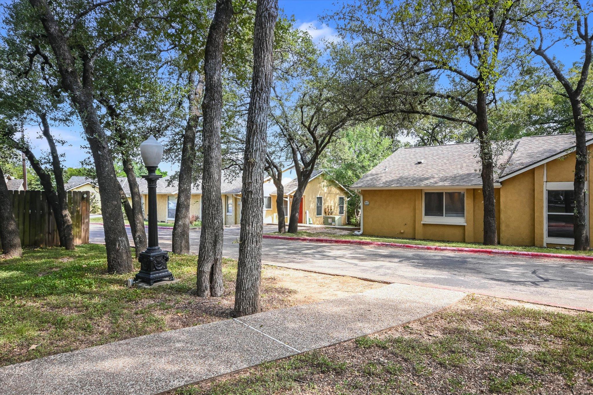 4902 Duval Rd #h1 Property Photo 2