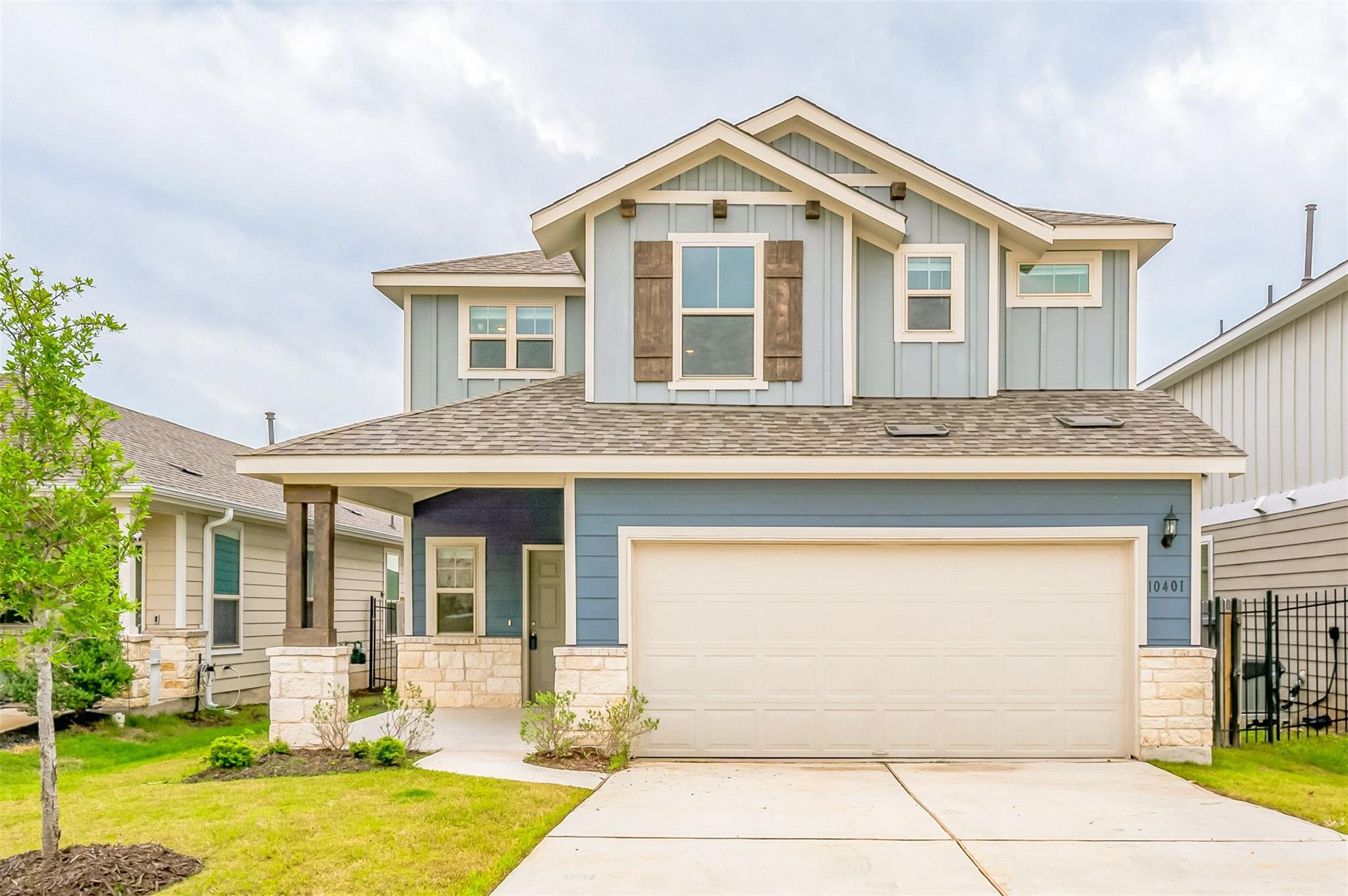 10401 American Paint Way Property Photo 1