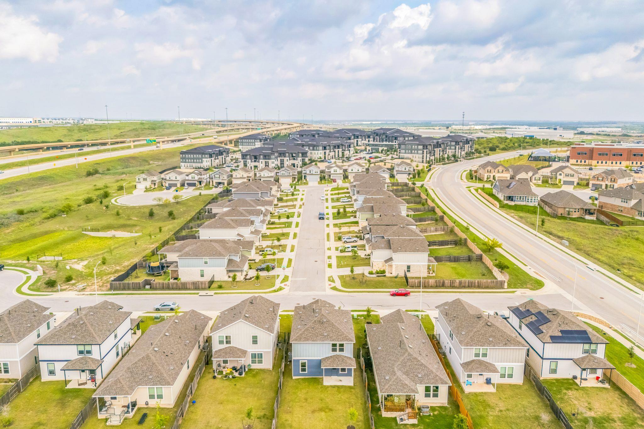 10401 American Paint Way Property Photo 2