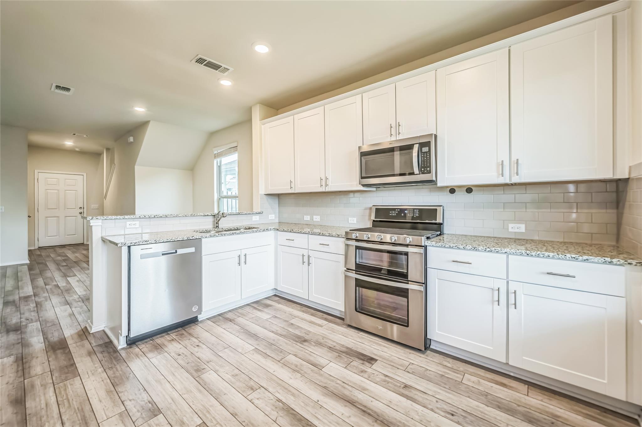 10401 American Paint Way Property Photo 8