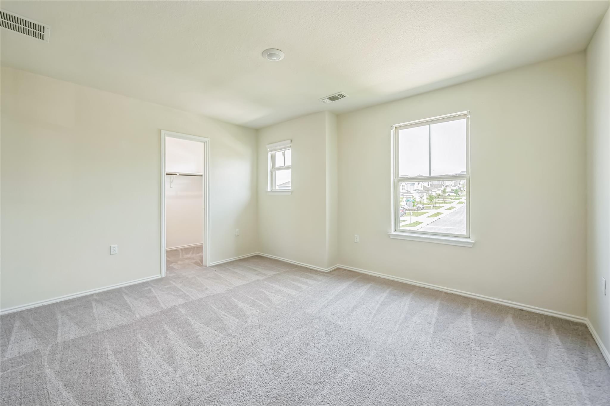 10401 American Paint Way Property Photo 9