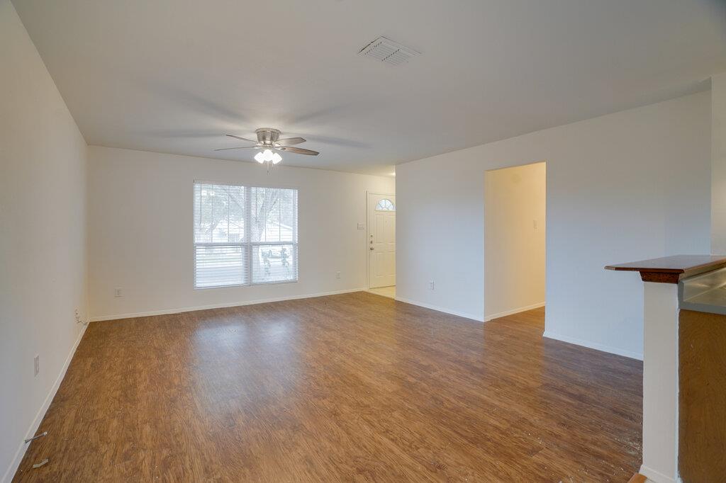 7100 Barnsdale Way Property Photo 5