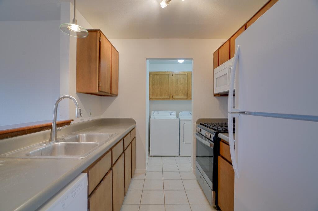 7100 Barnsdale Way Property Photo 8