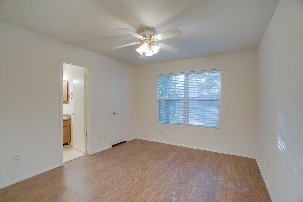 7100 Barnsdale Way Property Photo 10