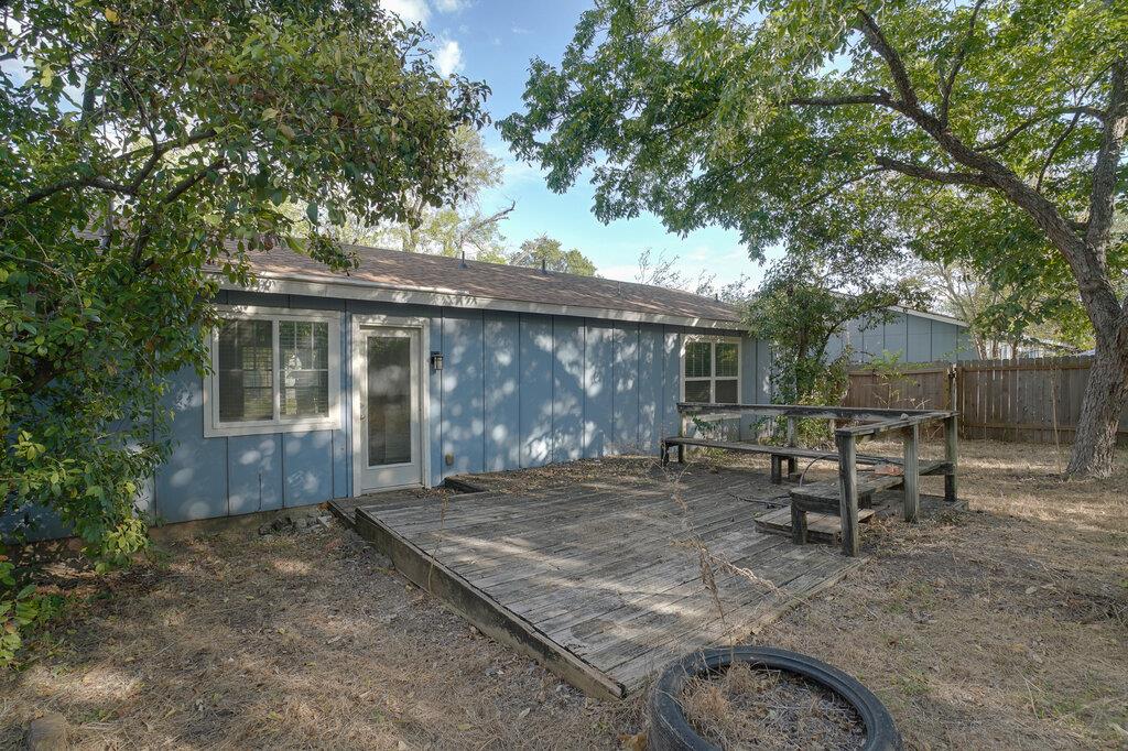 7100 Barnsdale Way Property Photo 20