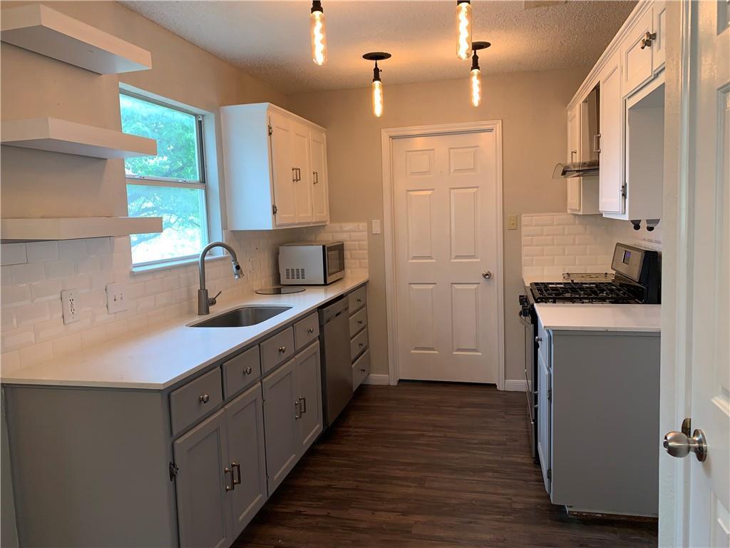 2406 Stirrup Dr Property Photo 6