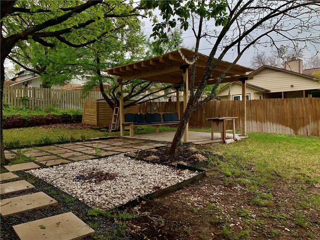 2406 Stirrup Dr Property Photo 17