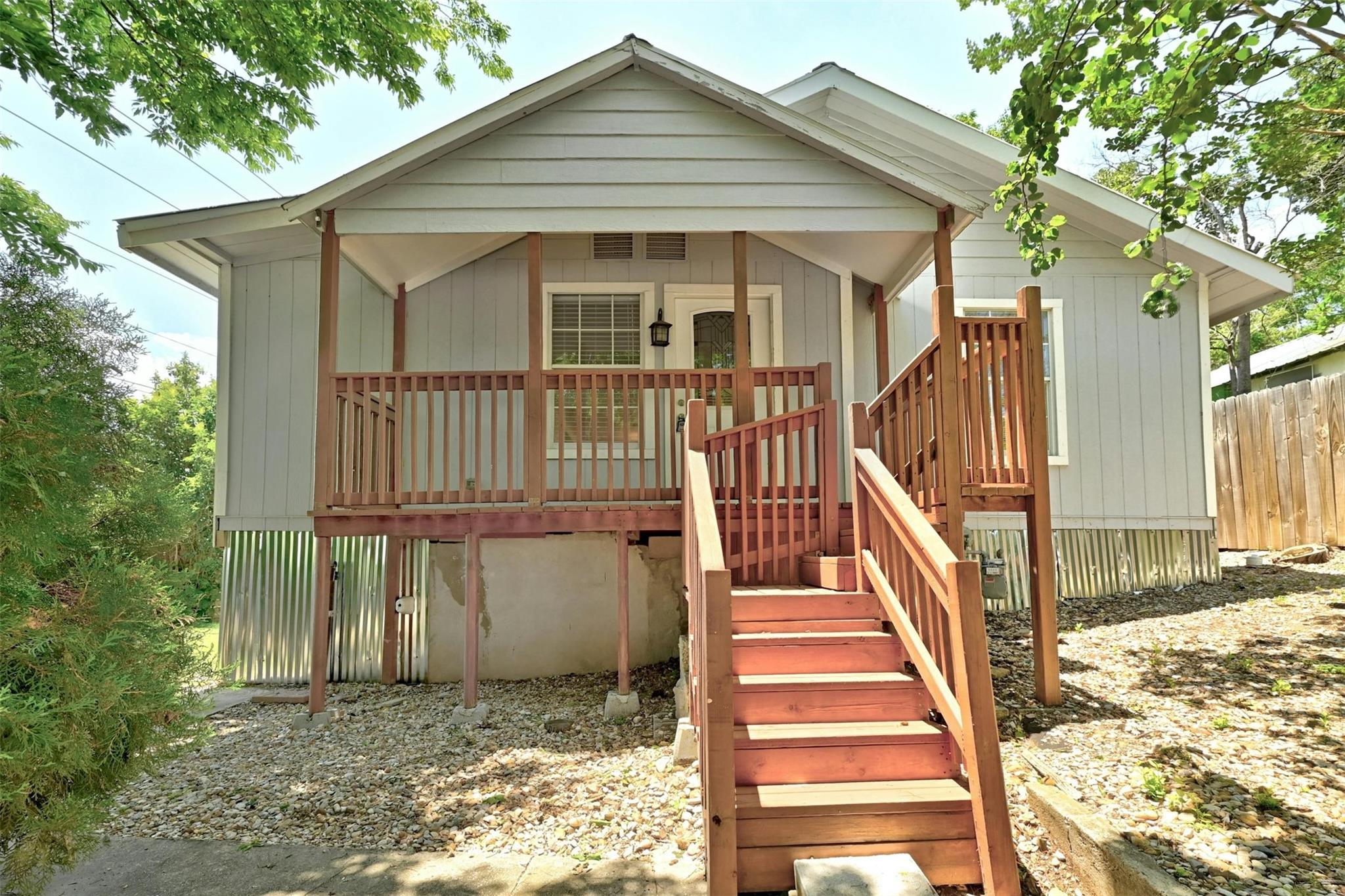 1200 Walnut Ave Property Photo 2