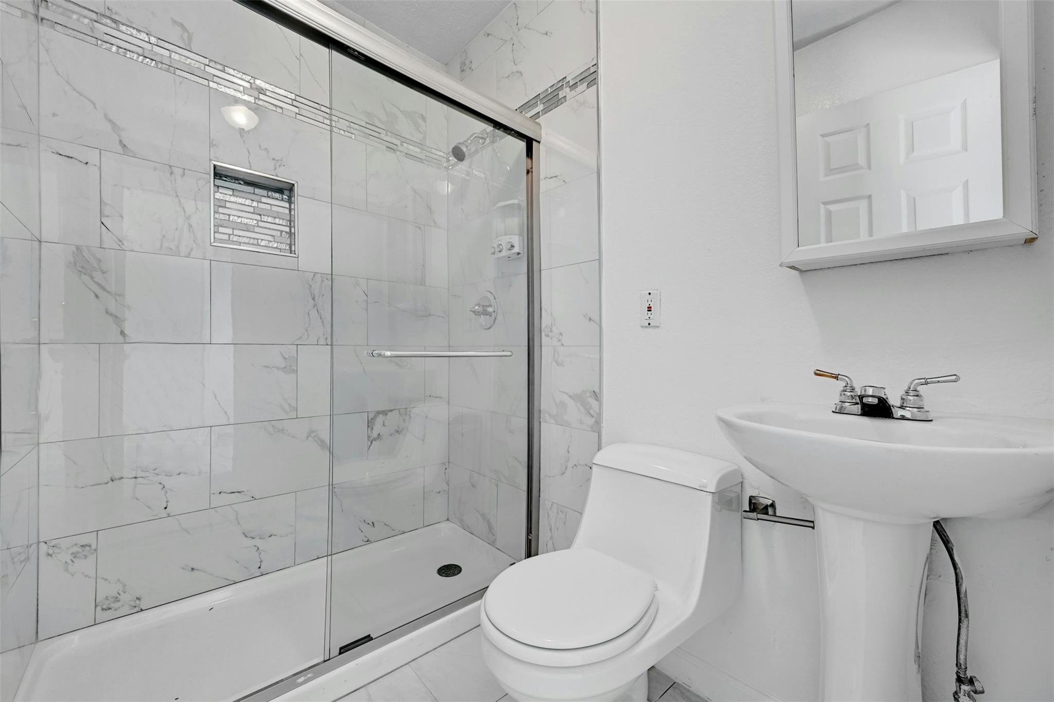 1200 Walnut Ave Property Photo 18