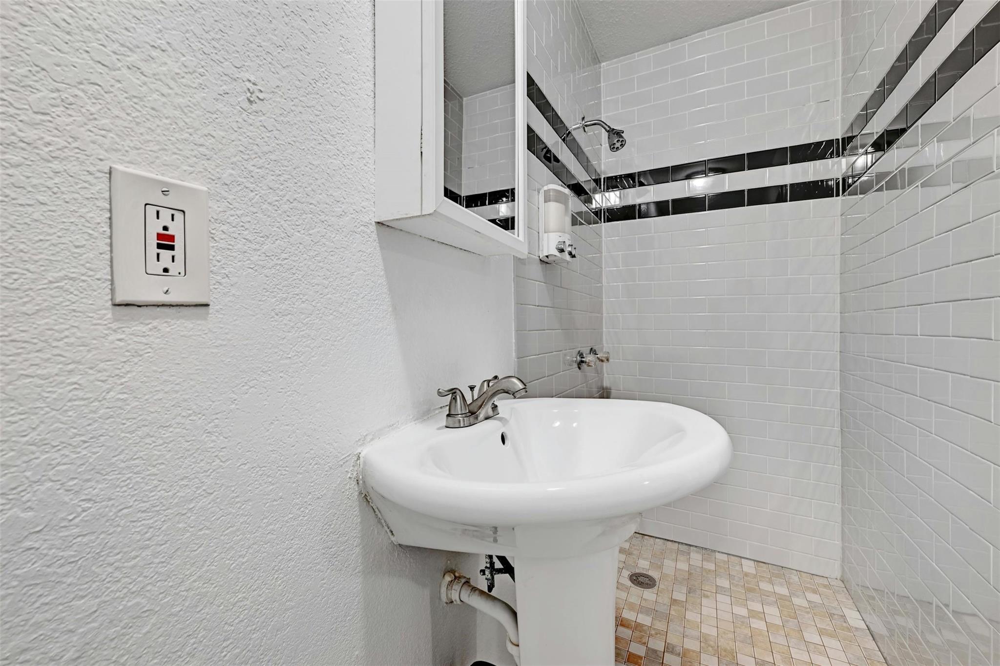 1200 Walnut Ave Property Photo 21