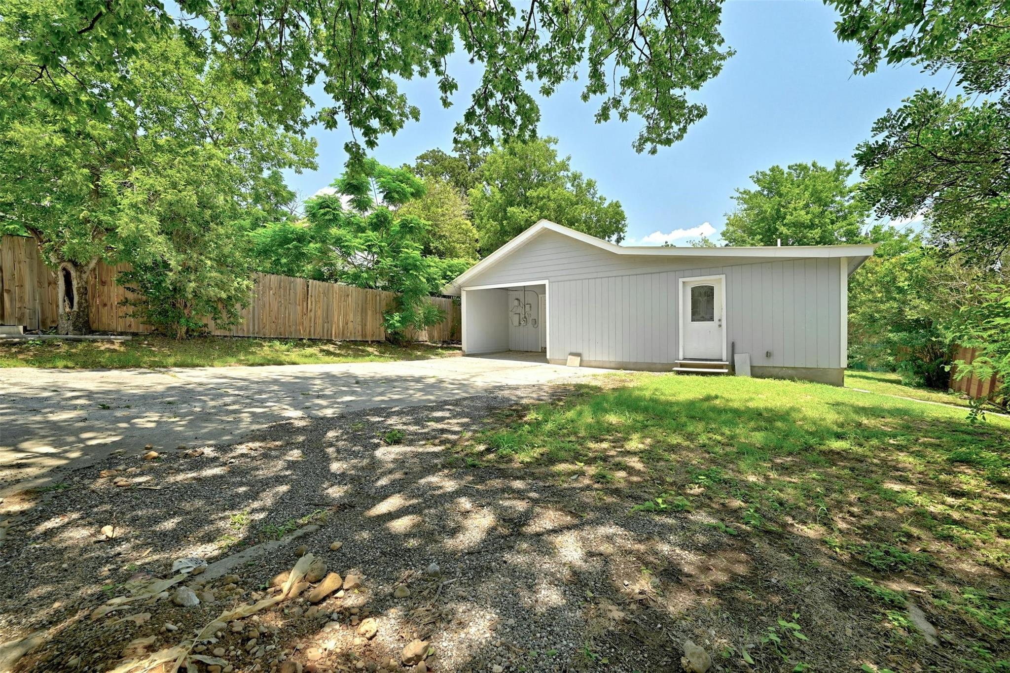 1200 Walnut Ave Property Photo 28