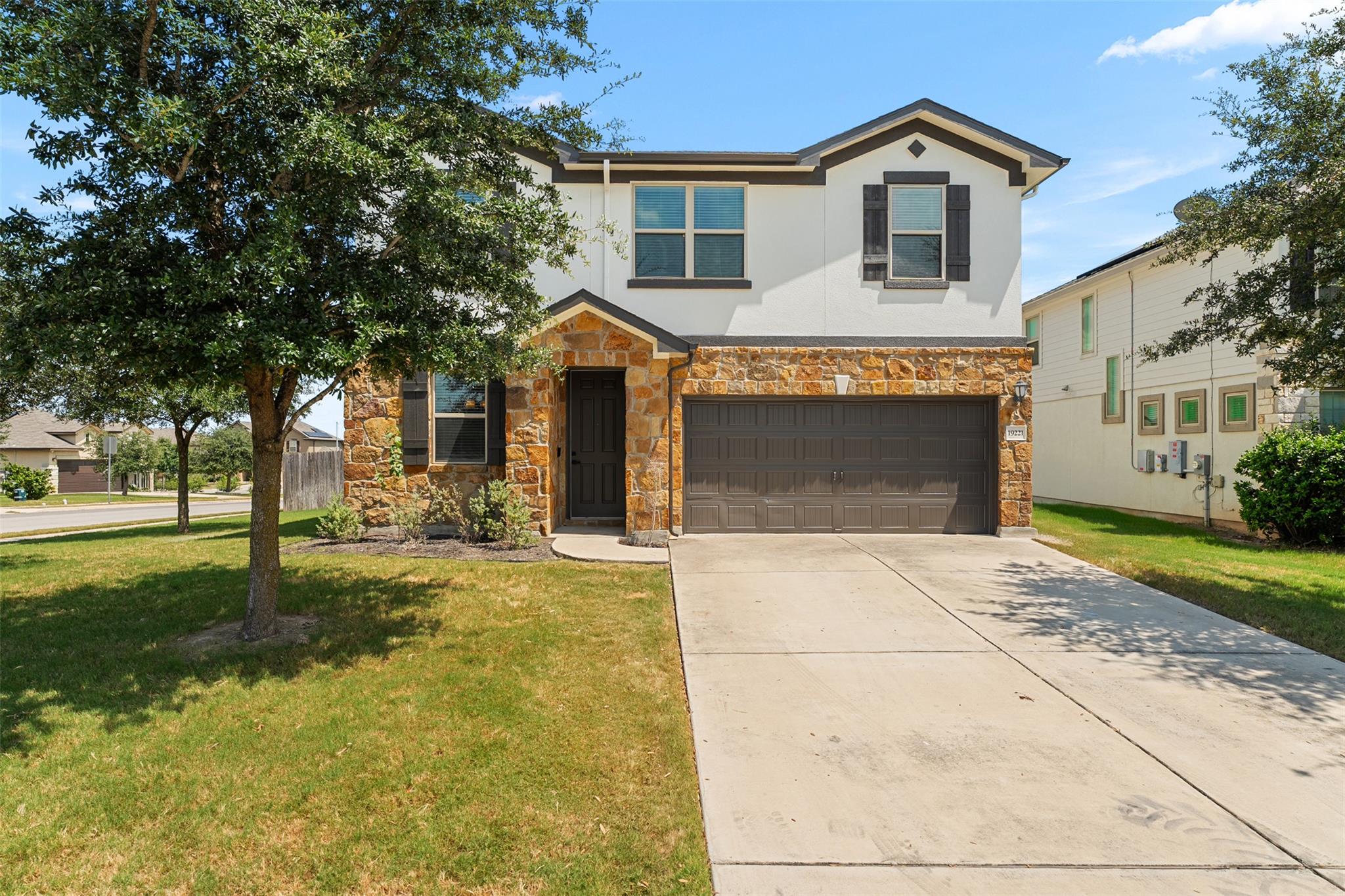 19221 Kimberlite Dr Property Photo 1