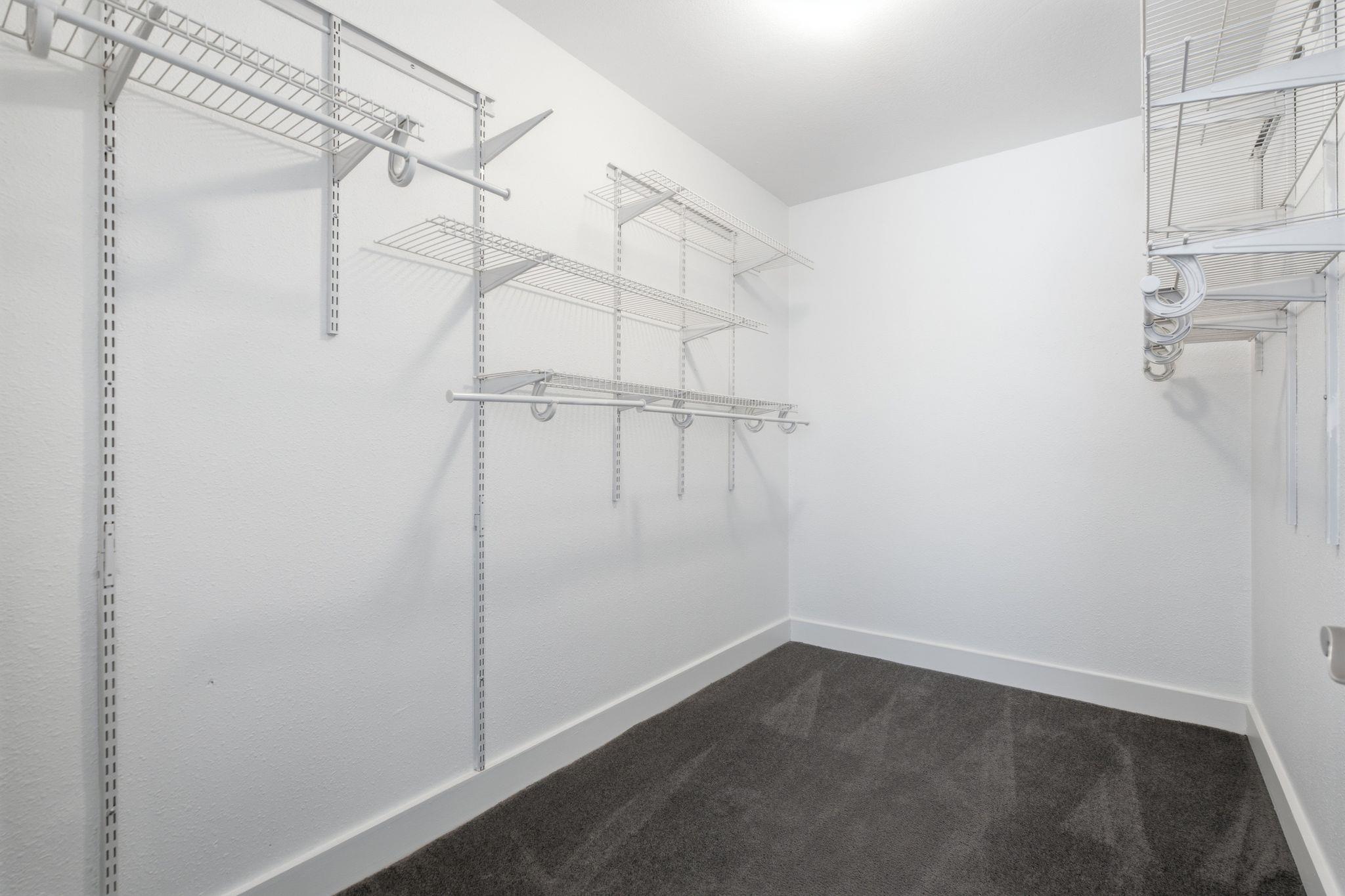 6708 Notre Dame Dr Property Photo 36