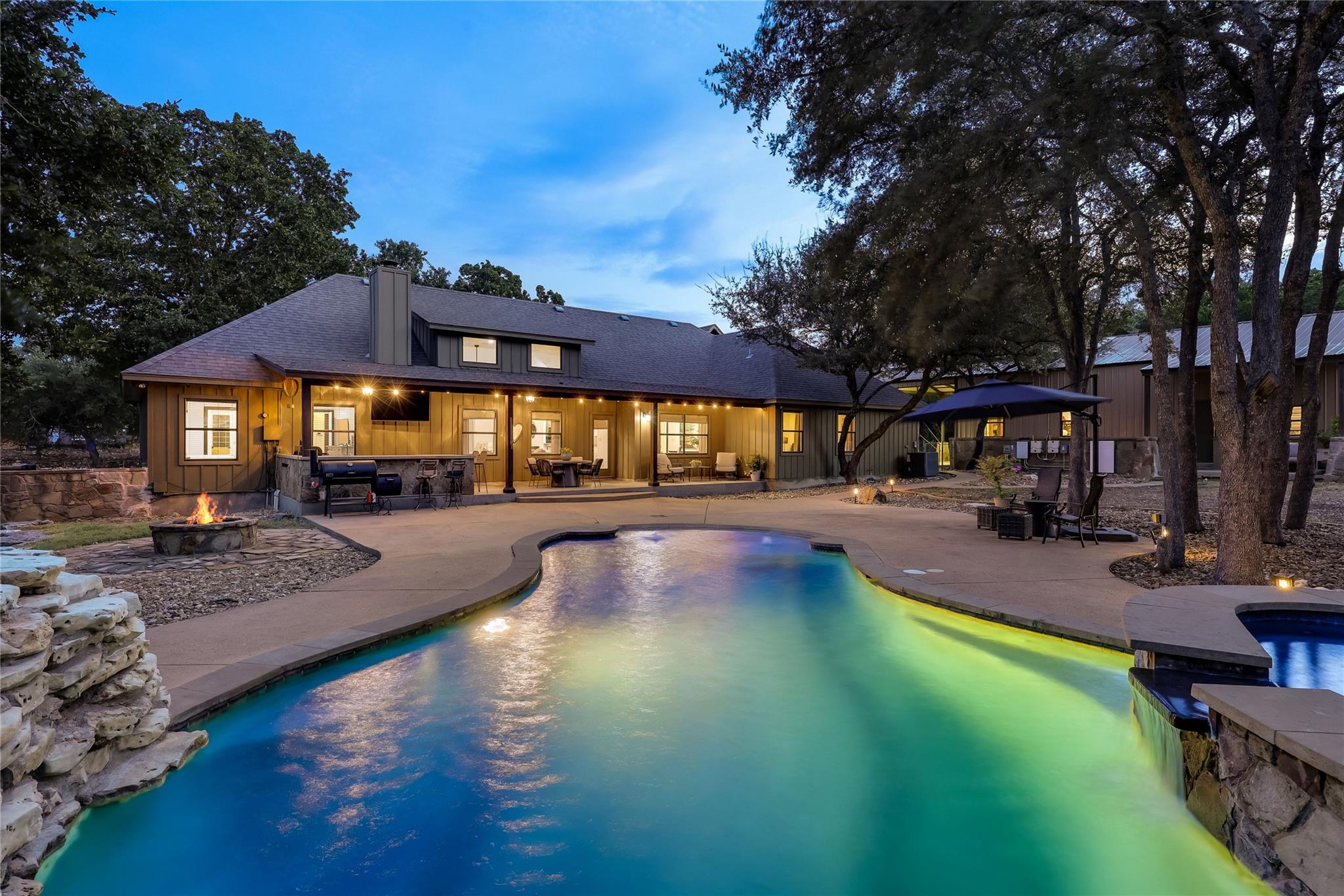 116 Apache Trl Property Photo 1