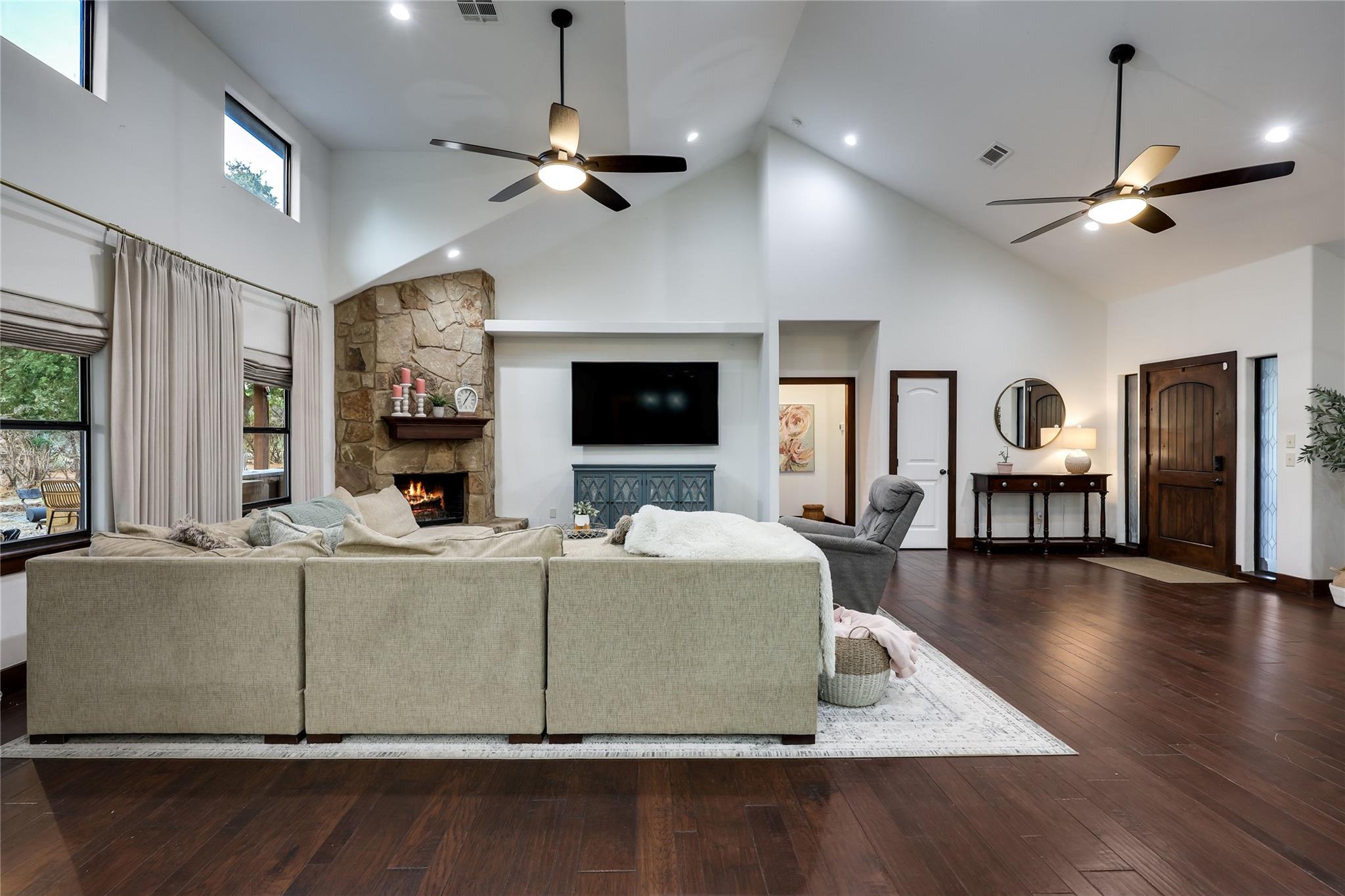 116 Apache Trl Property Photo 4