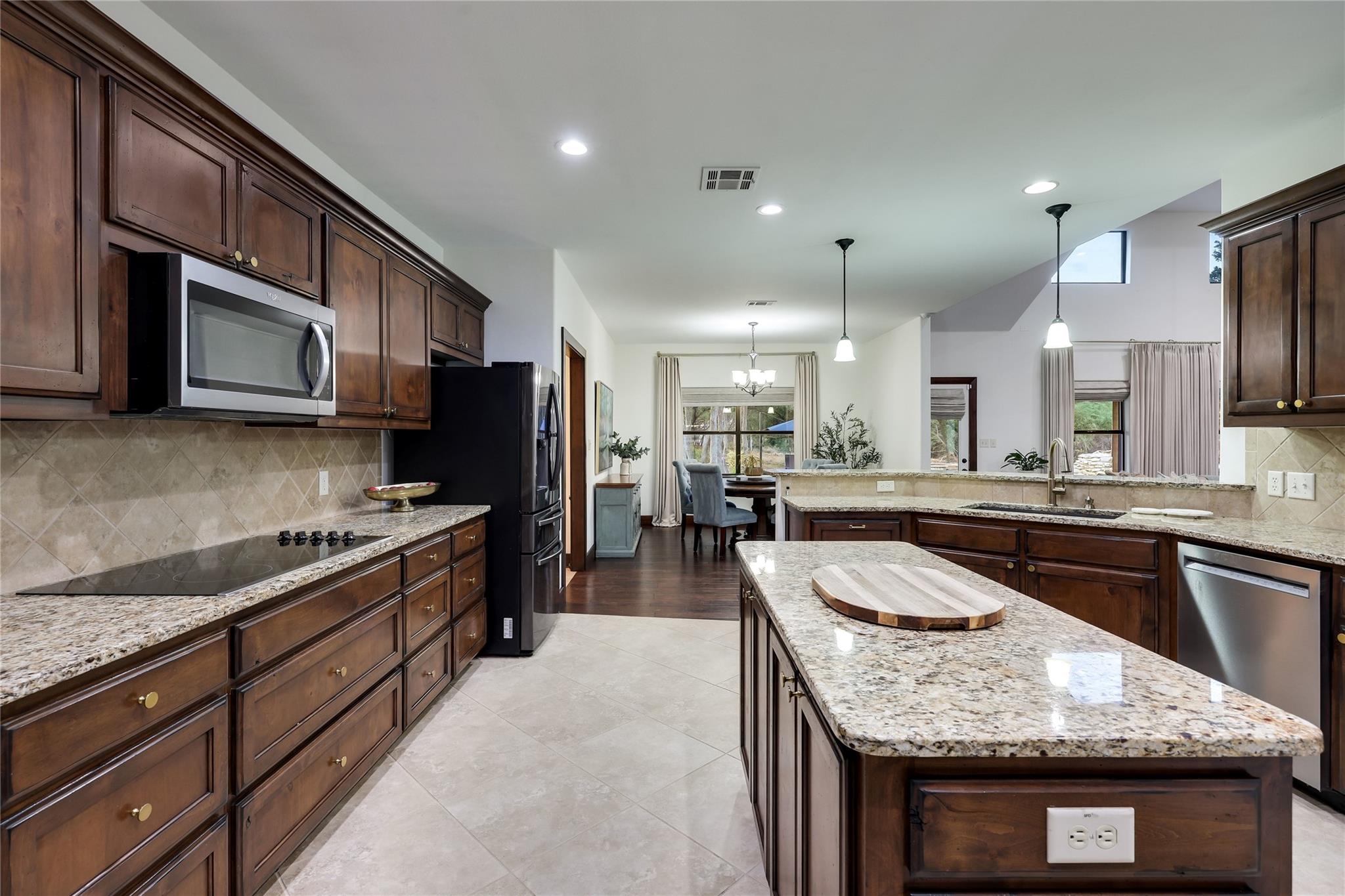 116 Apache Trl Property Photo 6