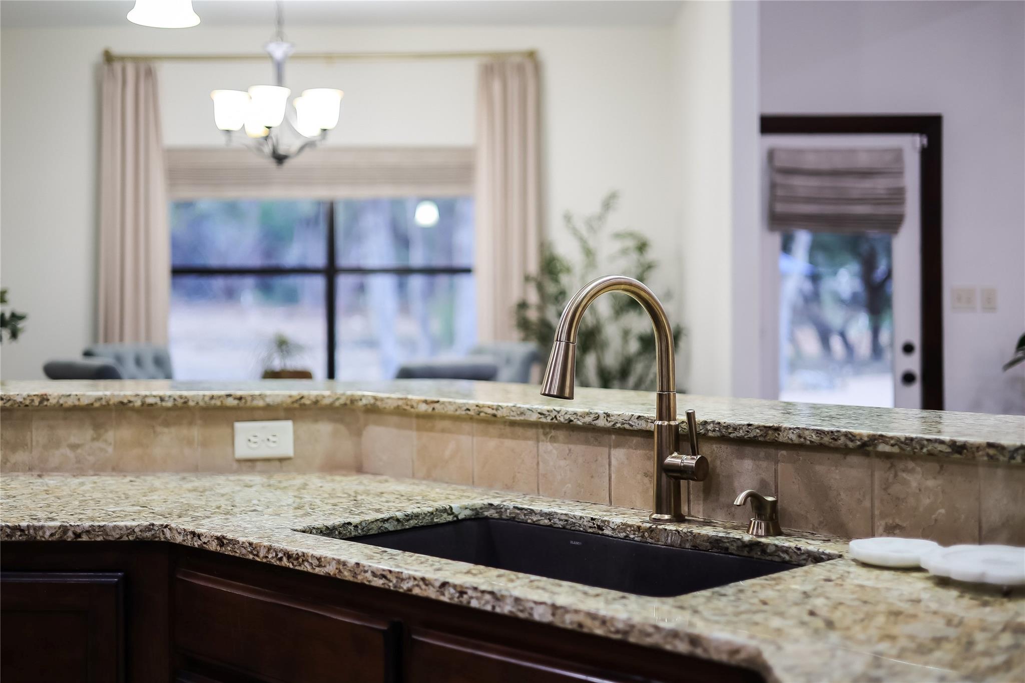 116 Apache Trl Property Photo 7