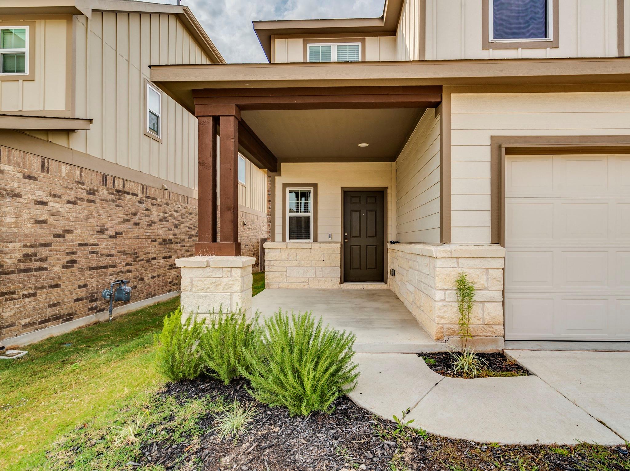 453 Tree Nut Loop Property Photo 2