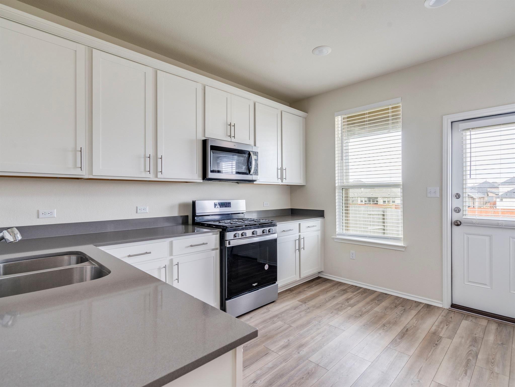 453 Tree Nut Loop Property Photo 7