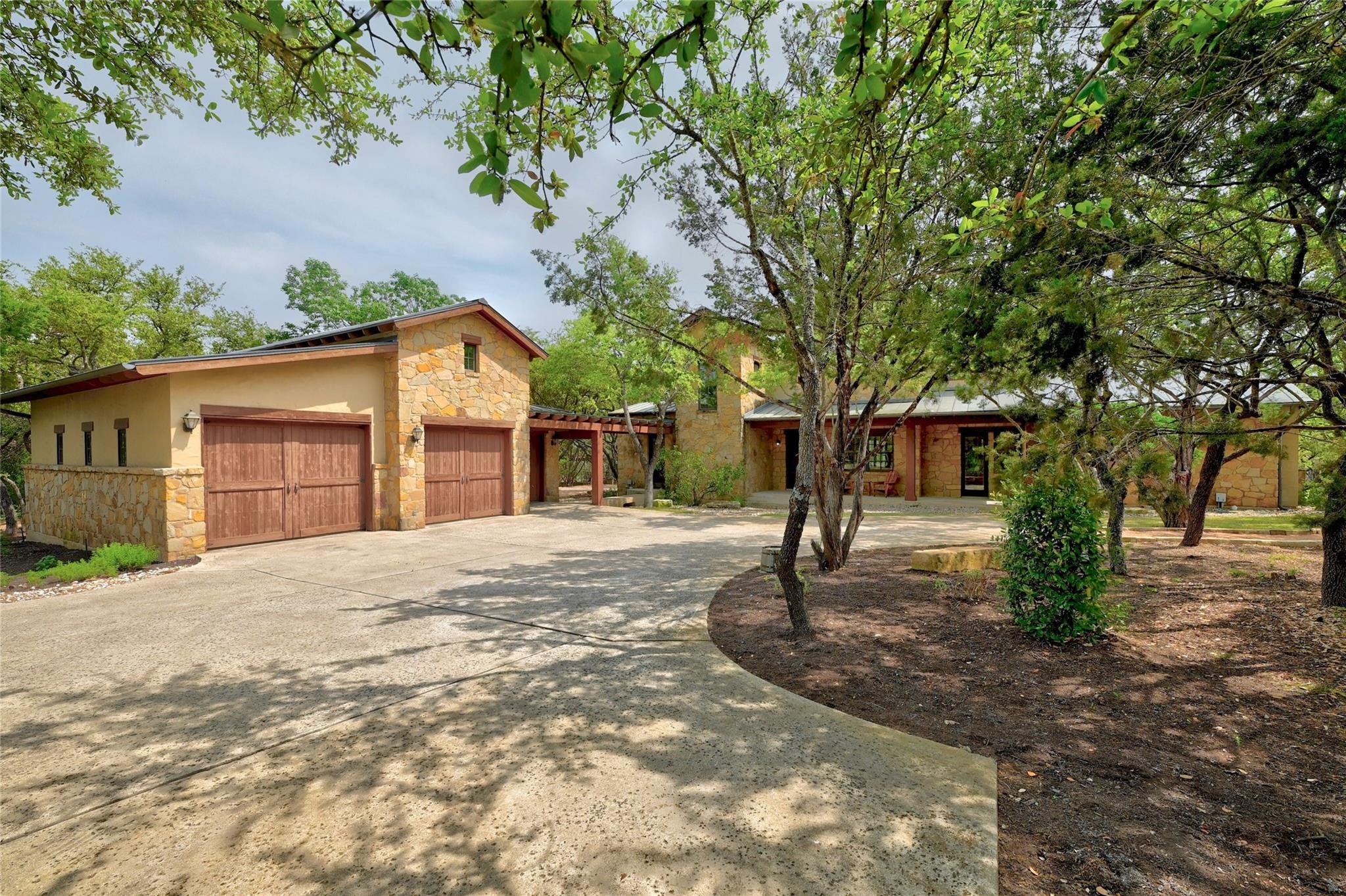 16009 Pontevedra Pl Property Photo 2