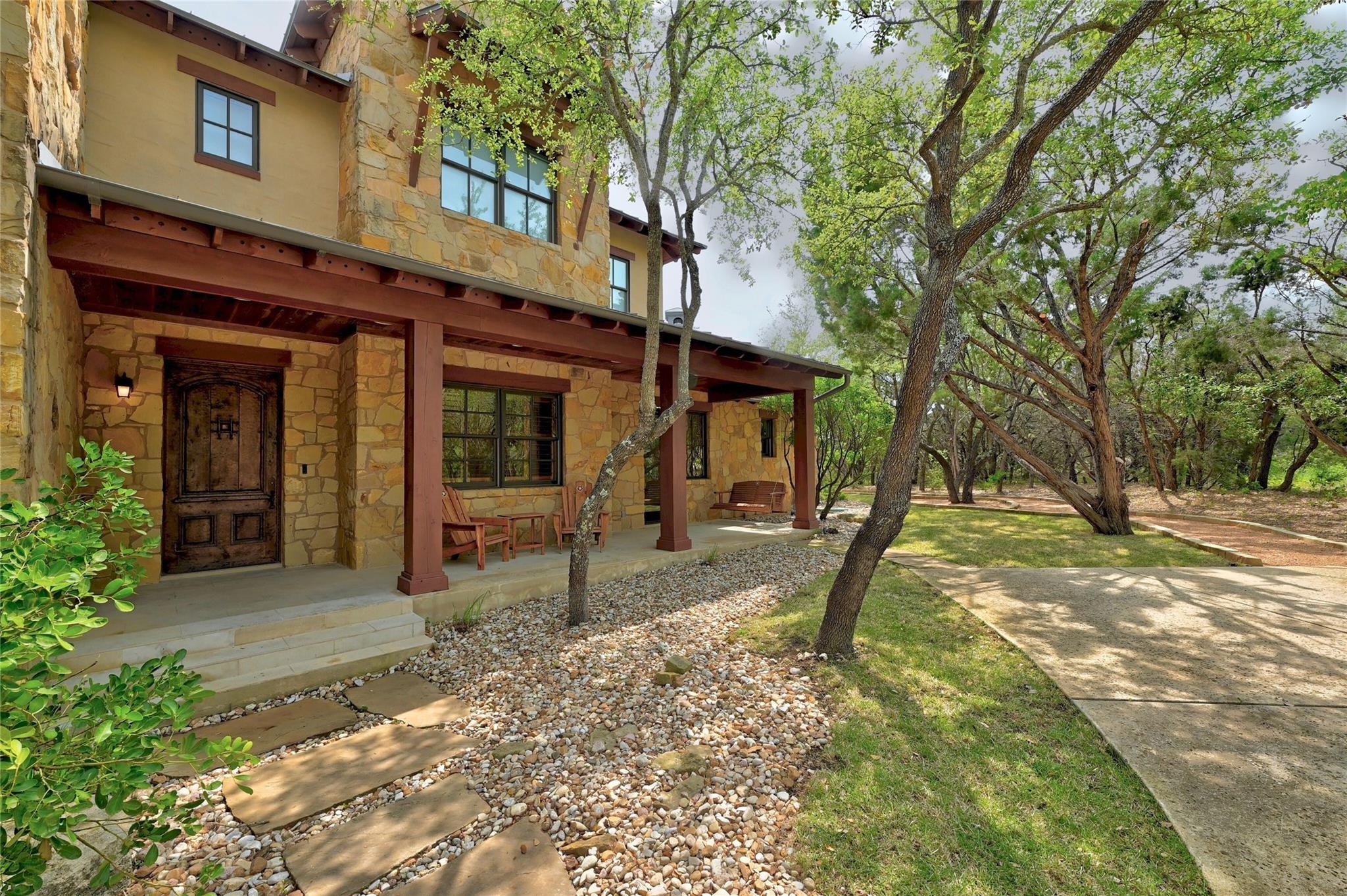 16009 Pontevedra Pl Property Photo 4