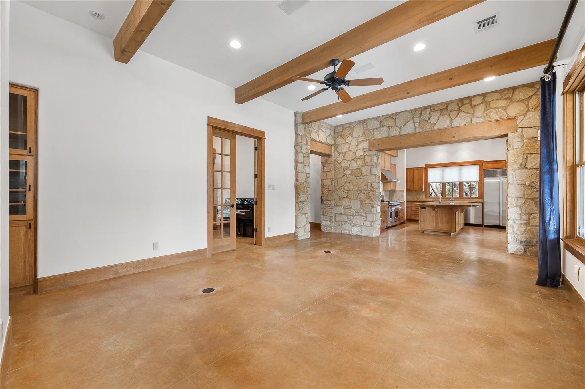 16009 Pontevedra Pl Property Photo 6