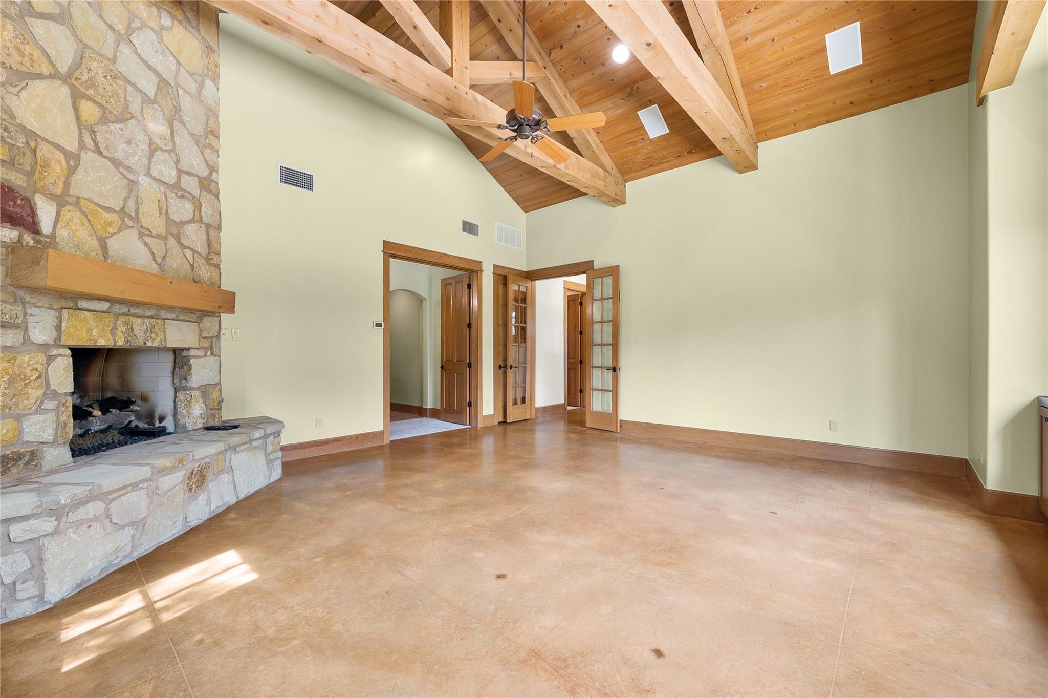 16009 Pontevedra Pl Property Photo 11
