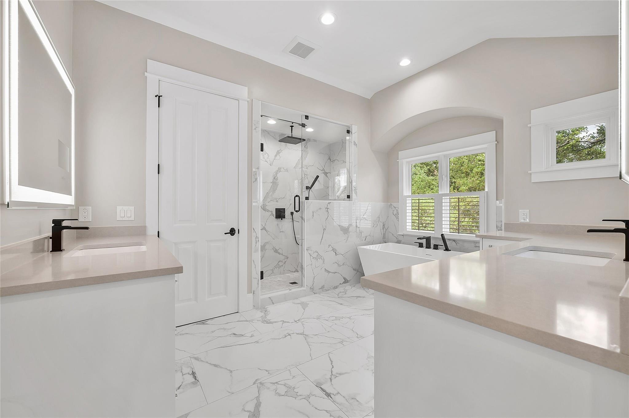 16009 Pontevedra Pl Property Photo 13