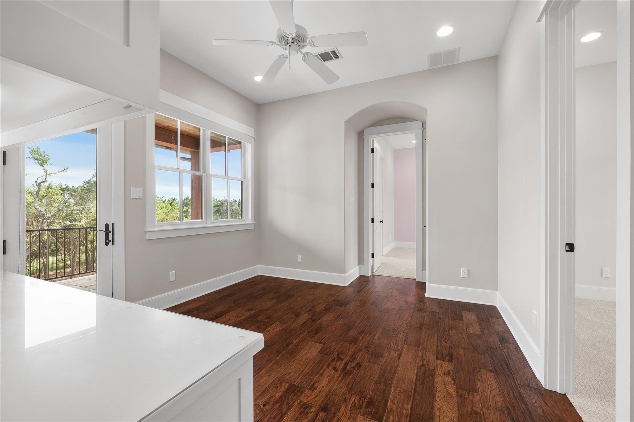 16009 Pontevedra Pl Property Photo 18