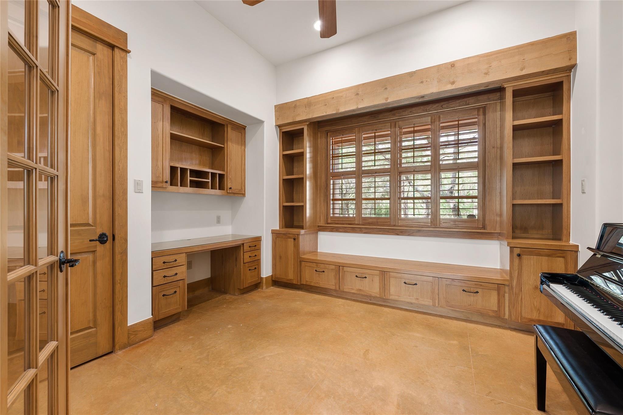 16009 Pontevedra Pl Property Photo 23