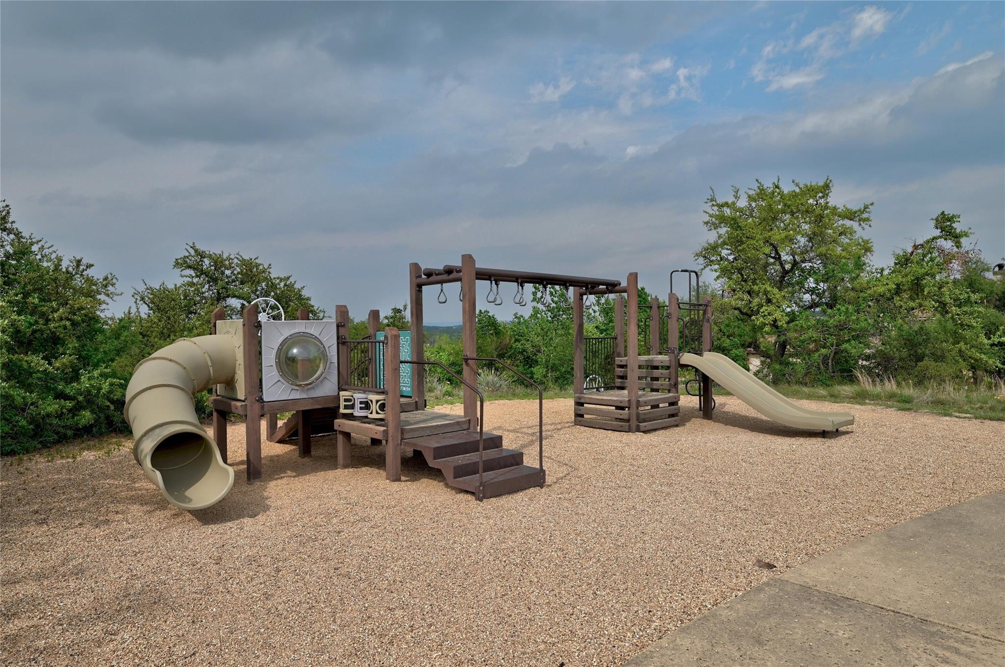 16009 Pontevedra Pl Property Photo 37