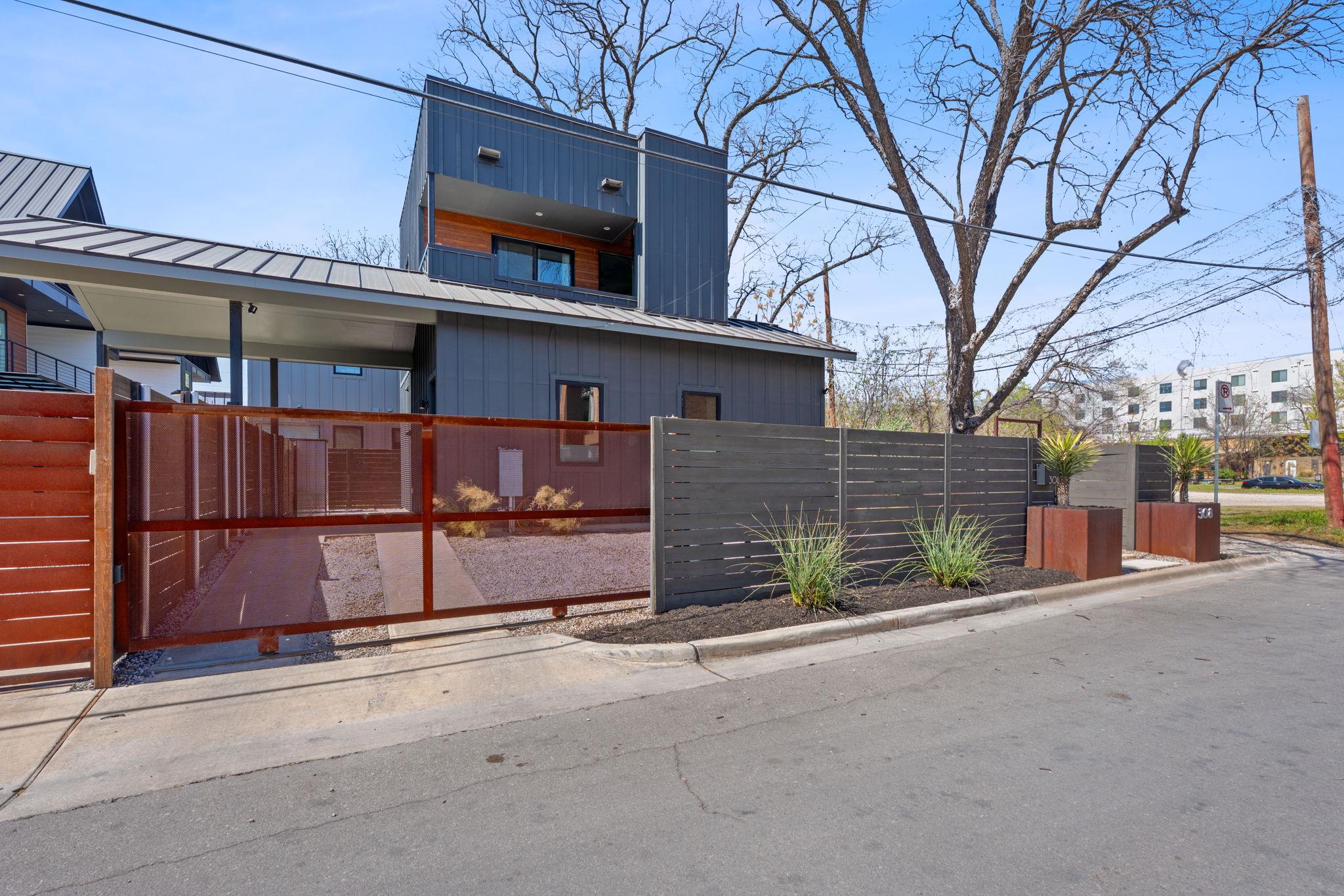 308 Onion St Property Photo 4