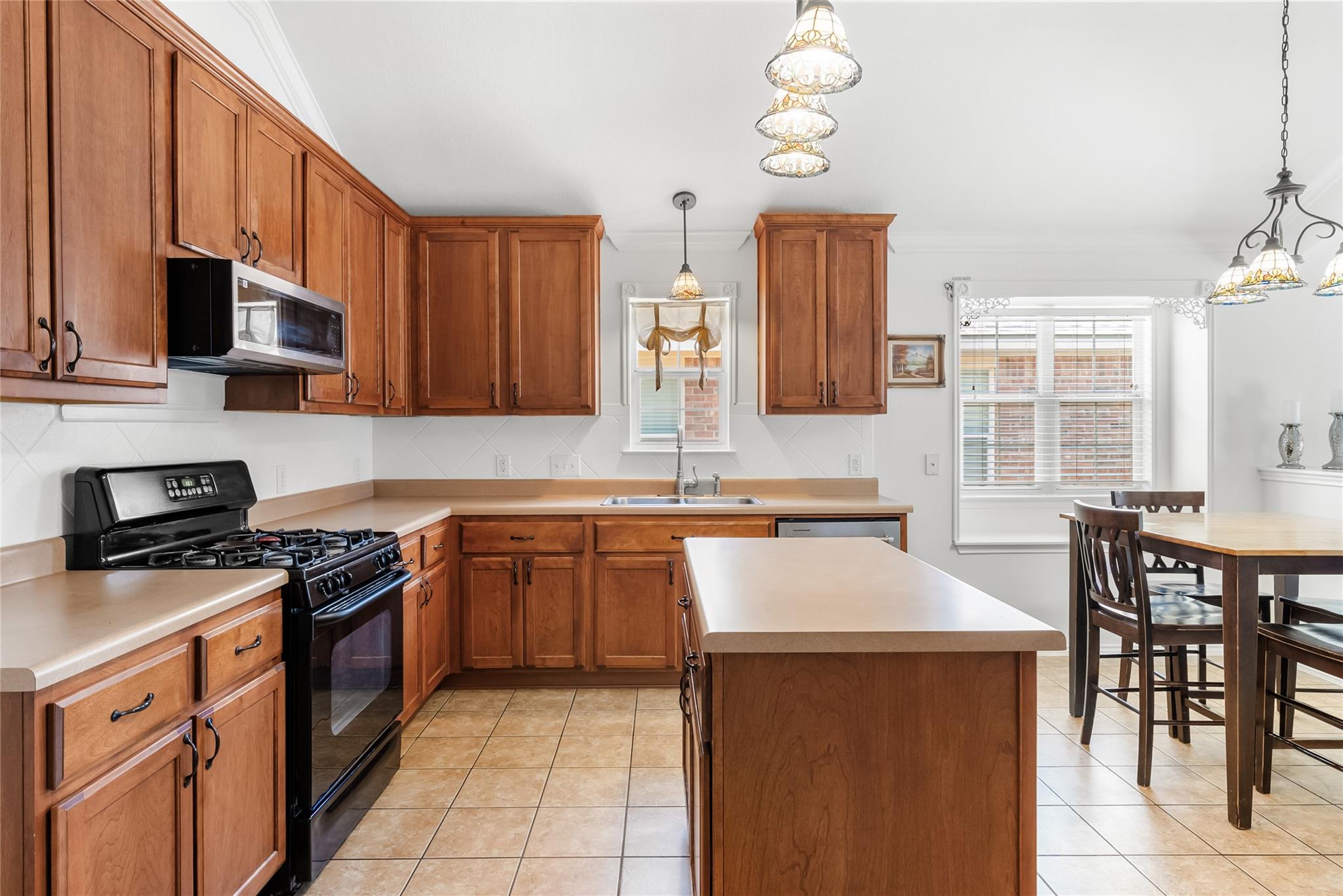 1005 Zeus Cir Property Photo 6