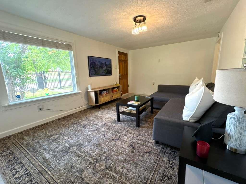 1101 Holly St #1 Property Photo 4
