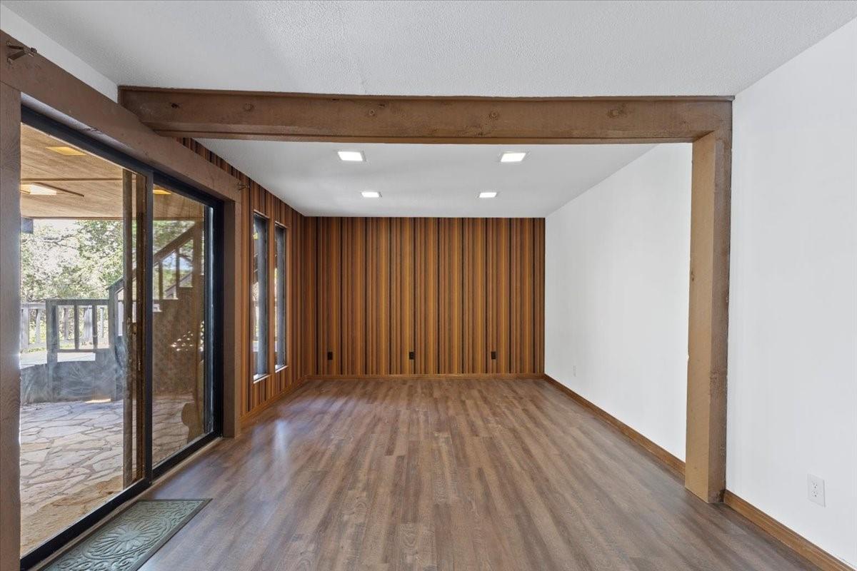 502 Grace Ln Property Photo 21