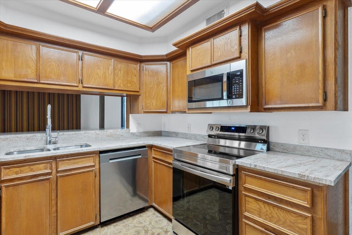 502 Grace Ln Property Photo 23