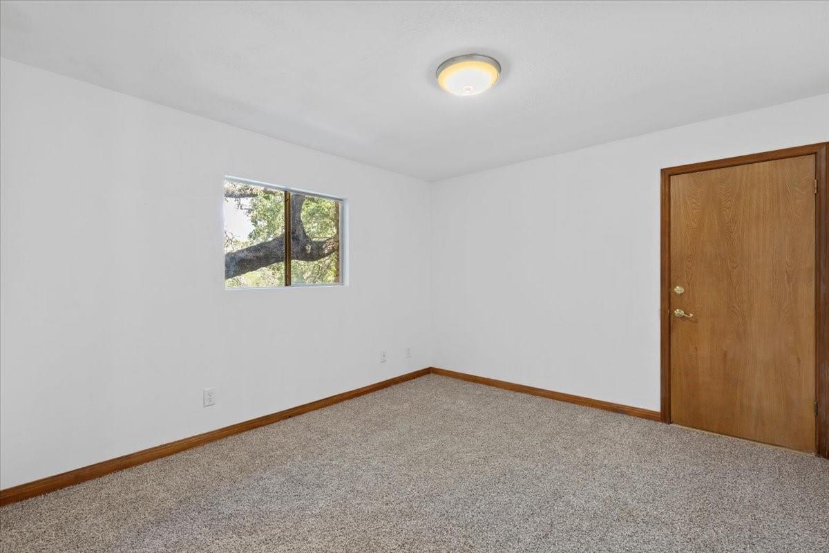 502 Grace Ln Property Photo 36