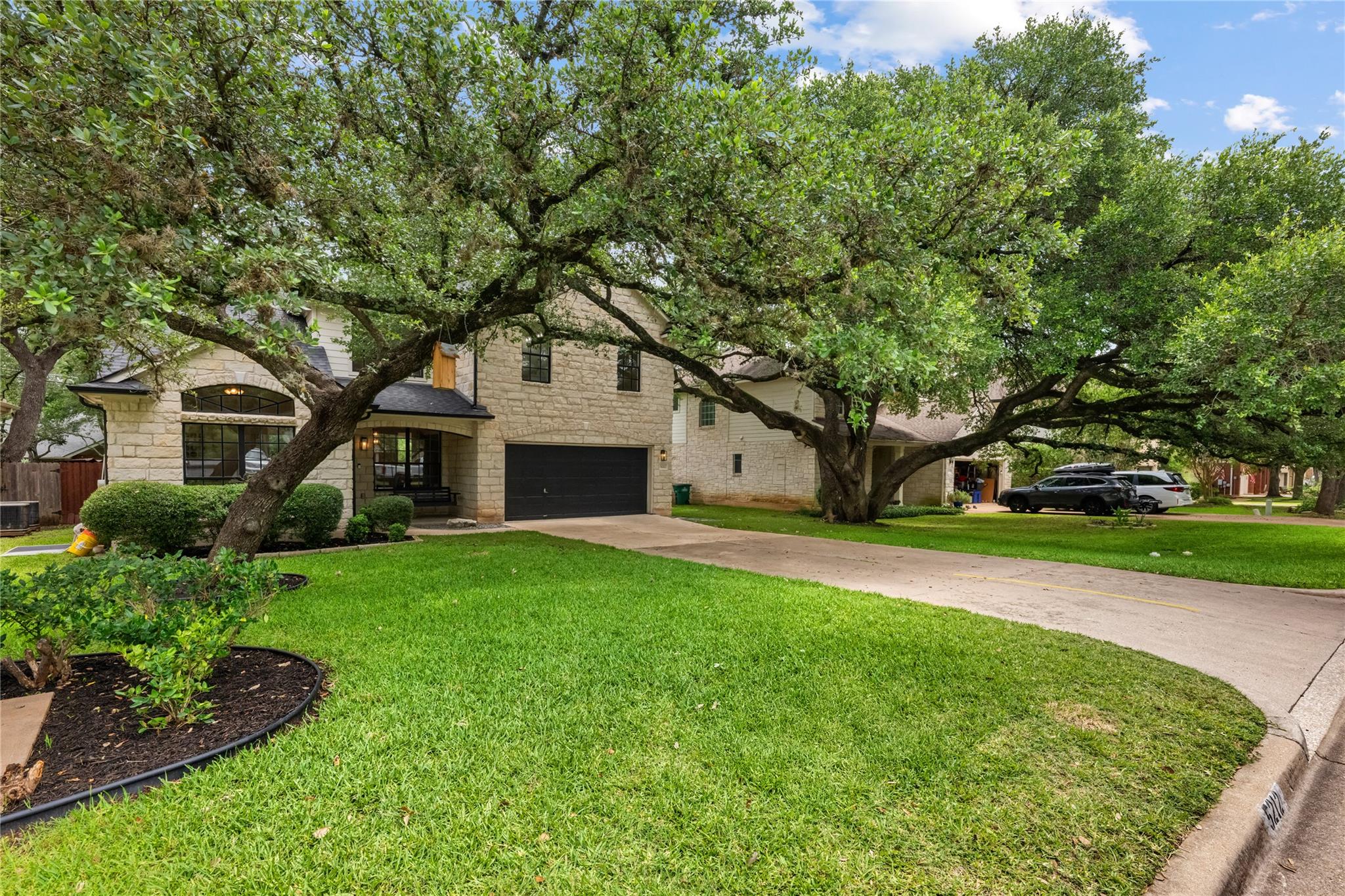 5212 Crystal Water Dr Property Photo 2