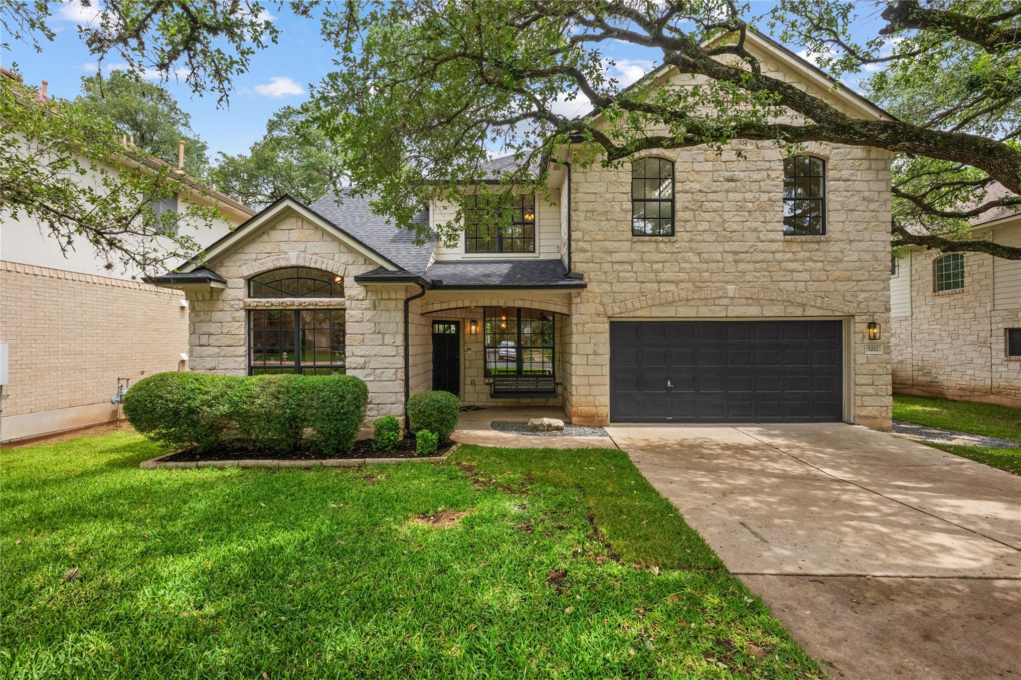 5212 Crystal Water Dr Property Photo 4