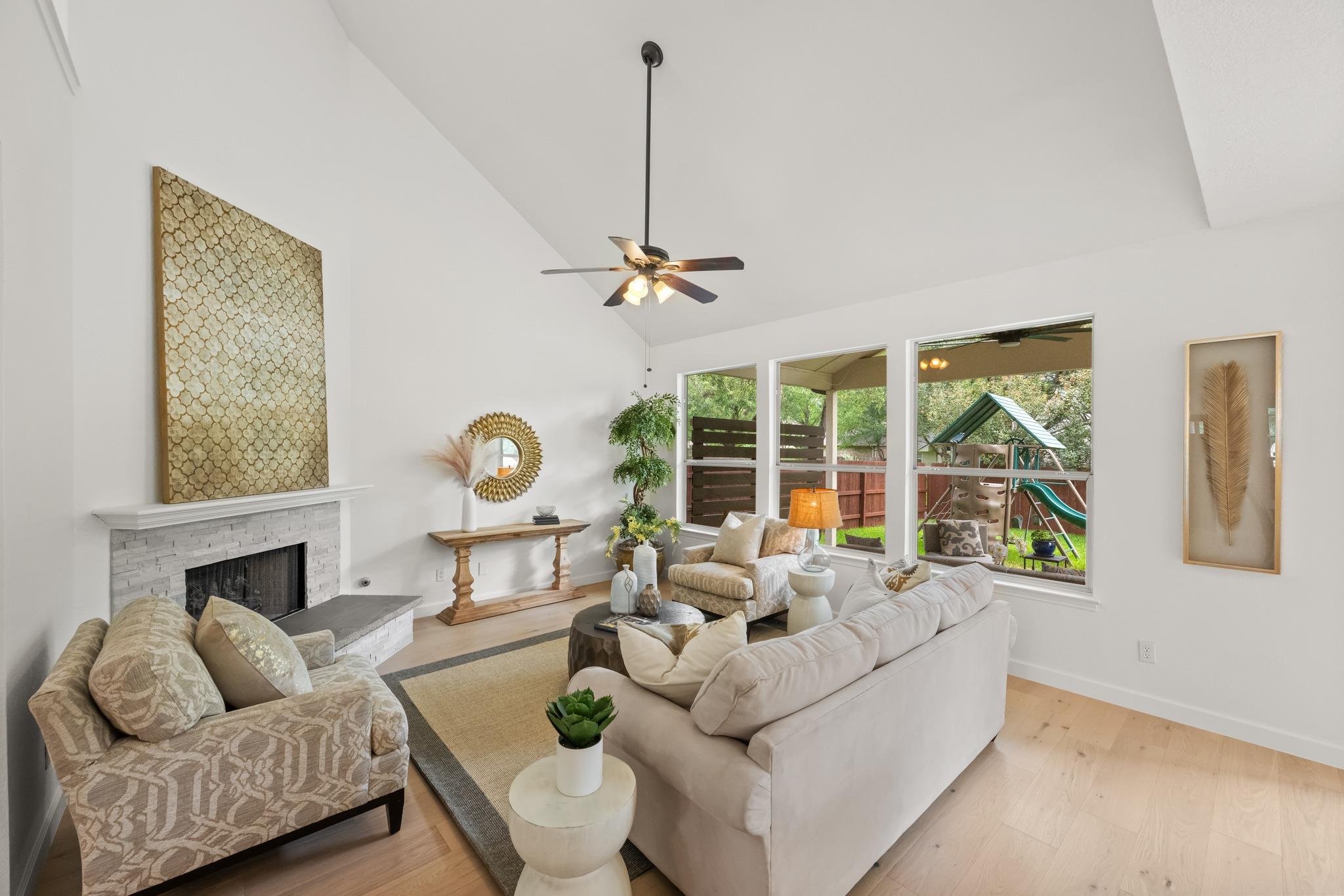 5212 Crystal Water Dr Property Photo 8