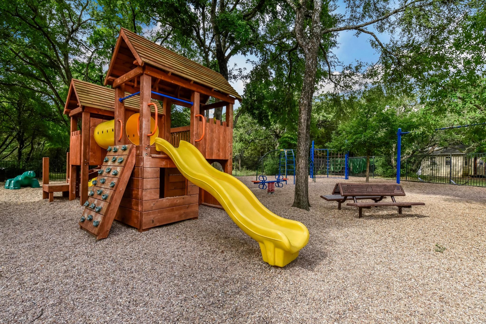 5212 Crystal Water Dr Property Photo 36