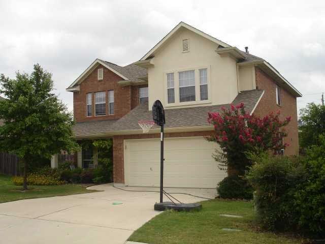 2306 Hayfield Sq Property Photo 2