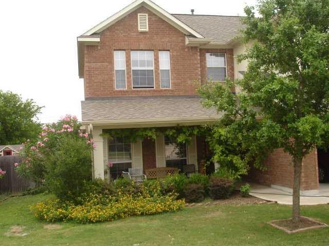 2306 Hayfield Sq Property Photo 3