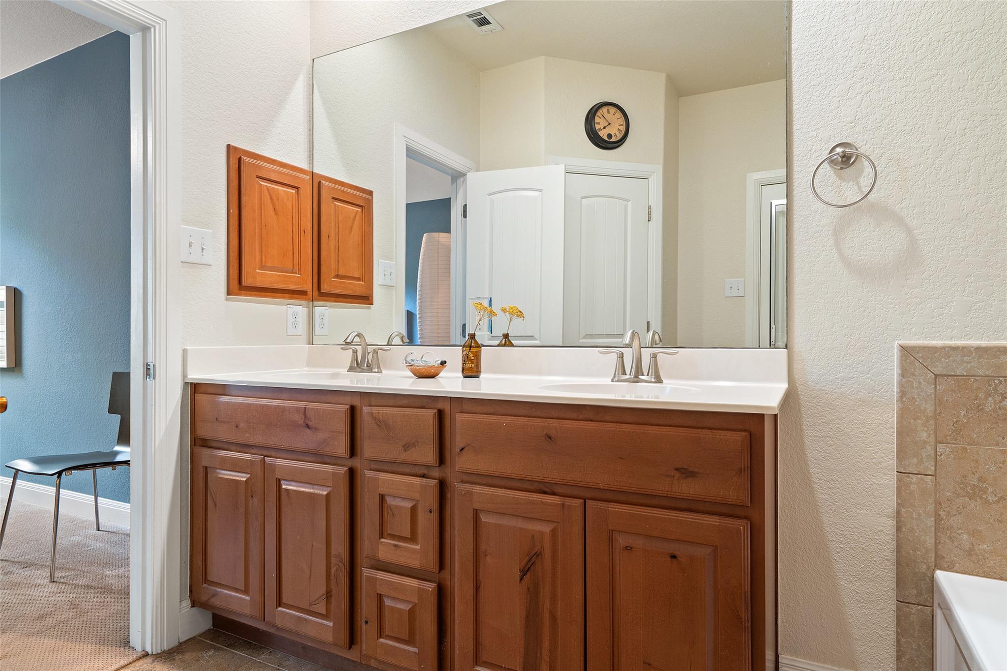 6708 Menchaca Rd 27 Property Photo 15