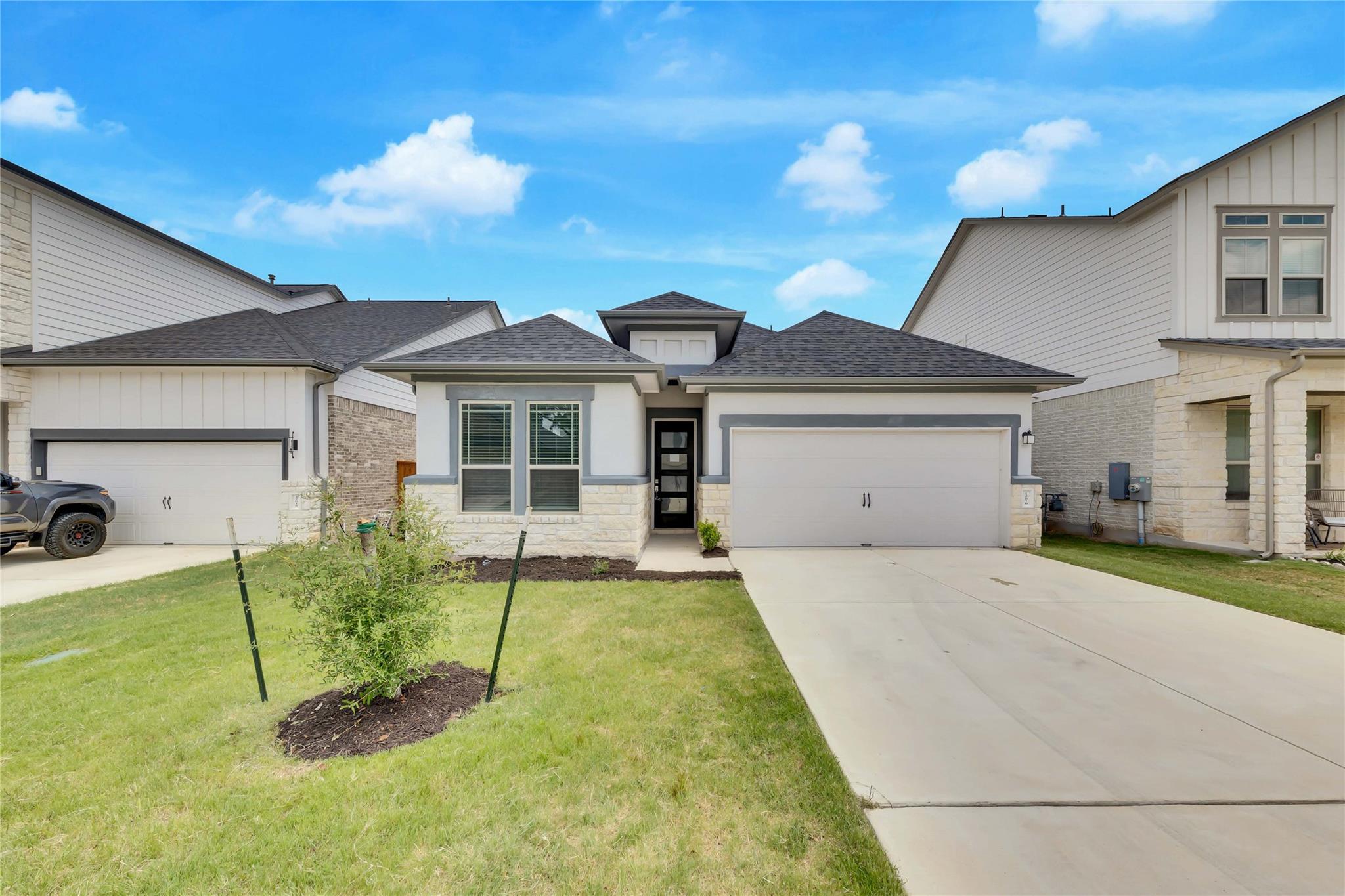 12616 Stanford Dr Property Photo 1