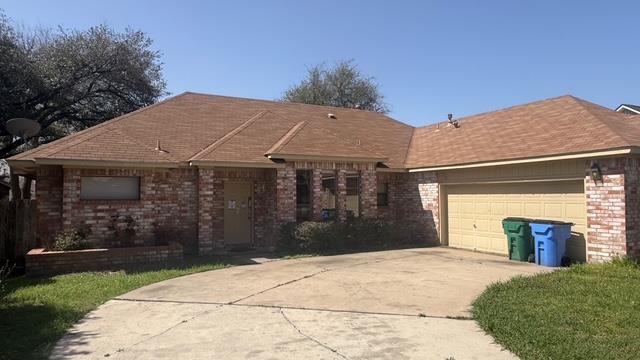 305 Applewood Dr Property Photo