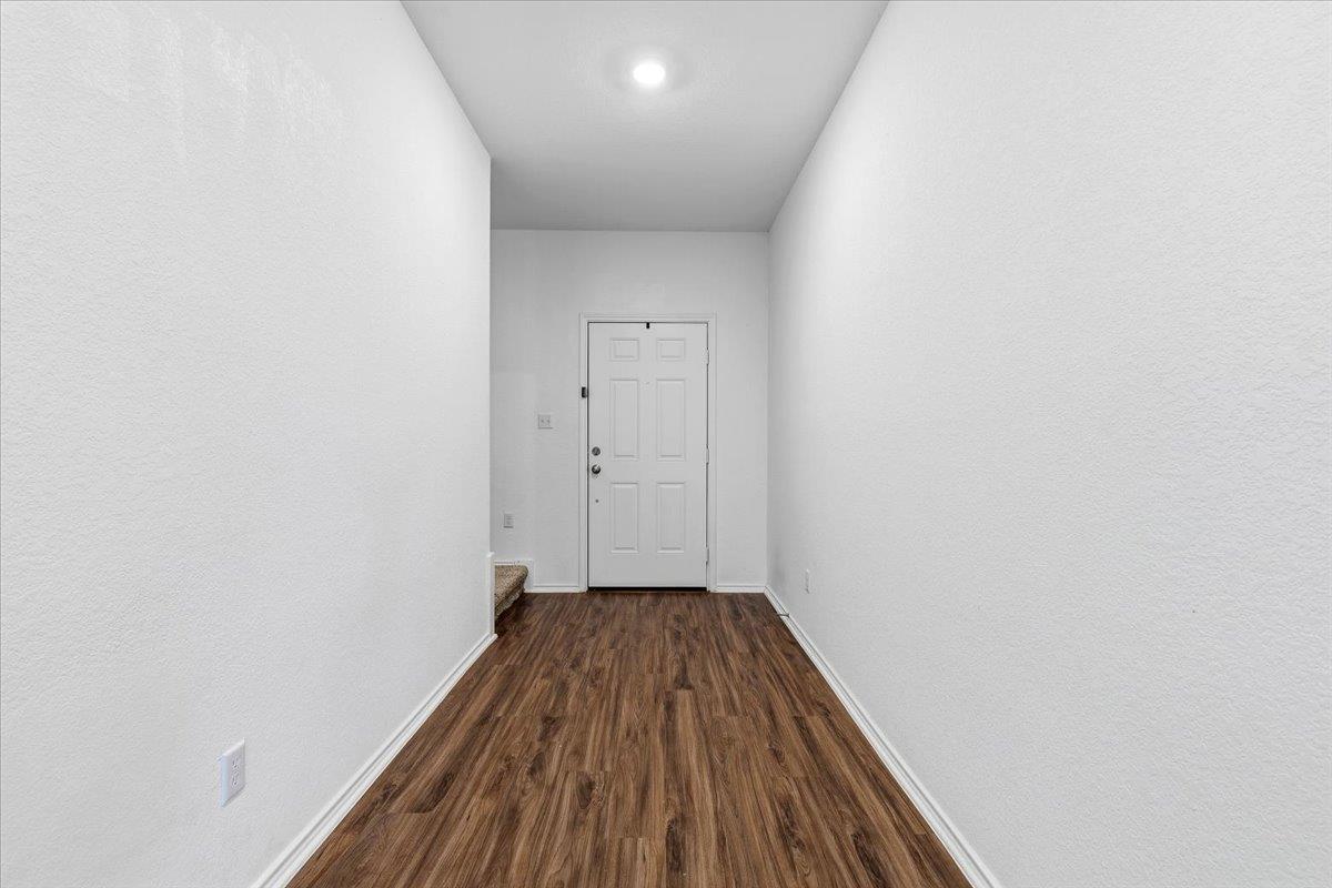 1140 Cattail Ln Property Photo 8
